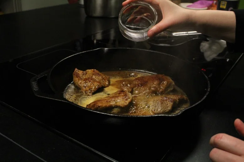 Ajout d&rsquo;eau pour éviter de brûler