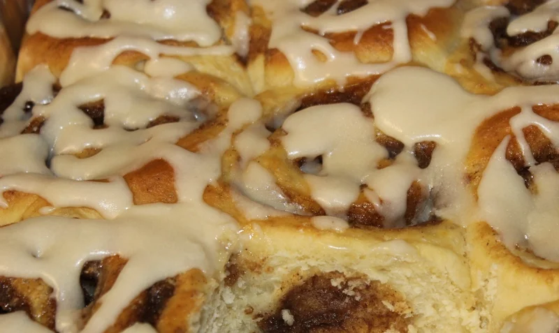 Linda's Fresh Cinnamon Rolls (School Recipe)