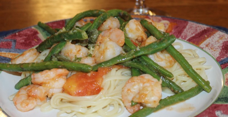 Shrimp, Tomato, and String Bean Pasta